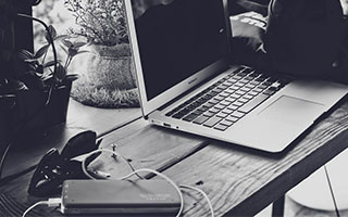 ayx爱游戏_ 巴恩斯内线统治，猛龙击败骑士，猛龙的巴恩斯