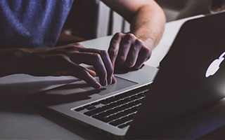 76人惜败热火，恩比德空砍40分+15篮板，76人队恩比德受伤