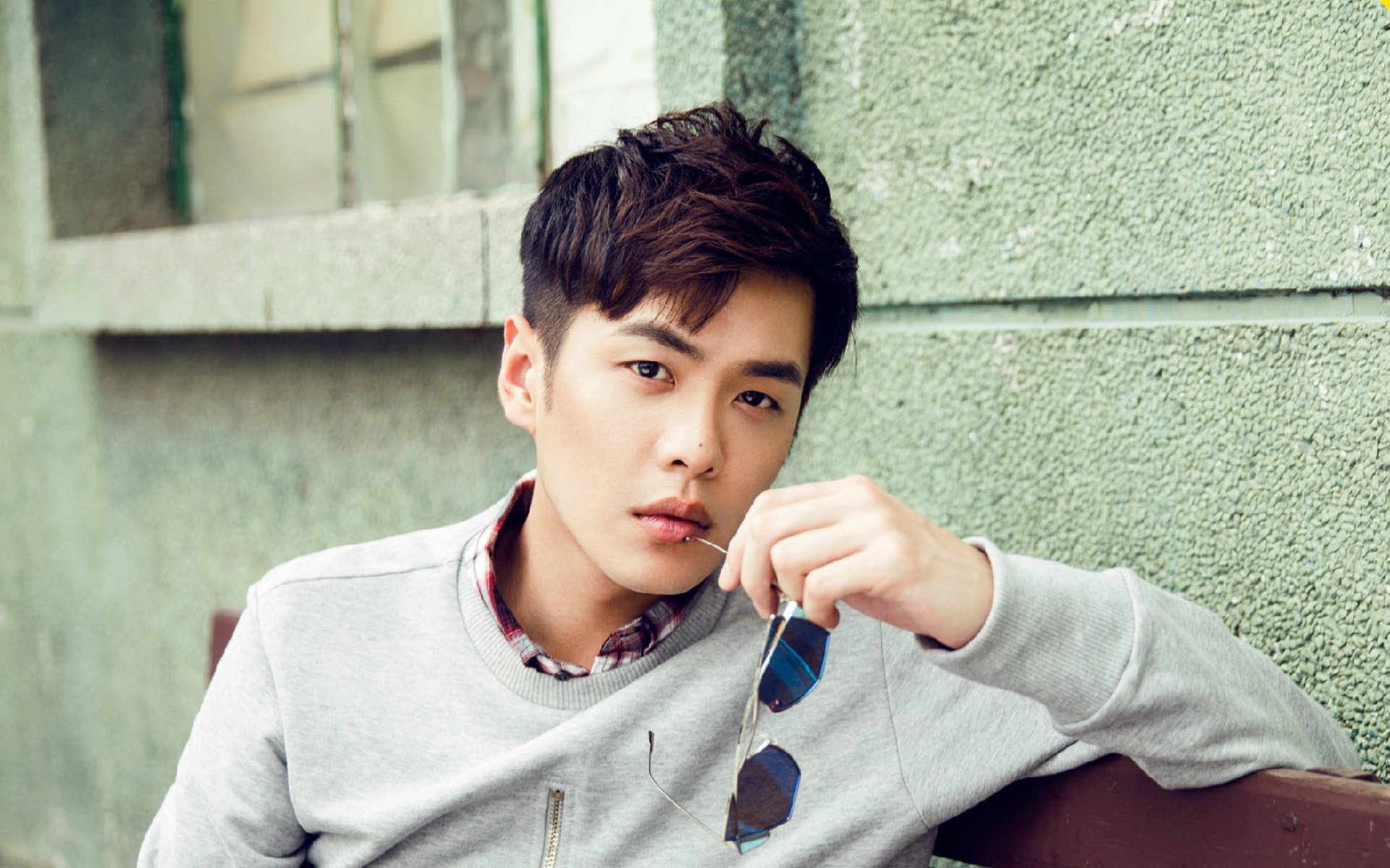 健康足球发展专项政策出台,体育产业持续推动行业升级,足球产业占体育产业比重