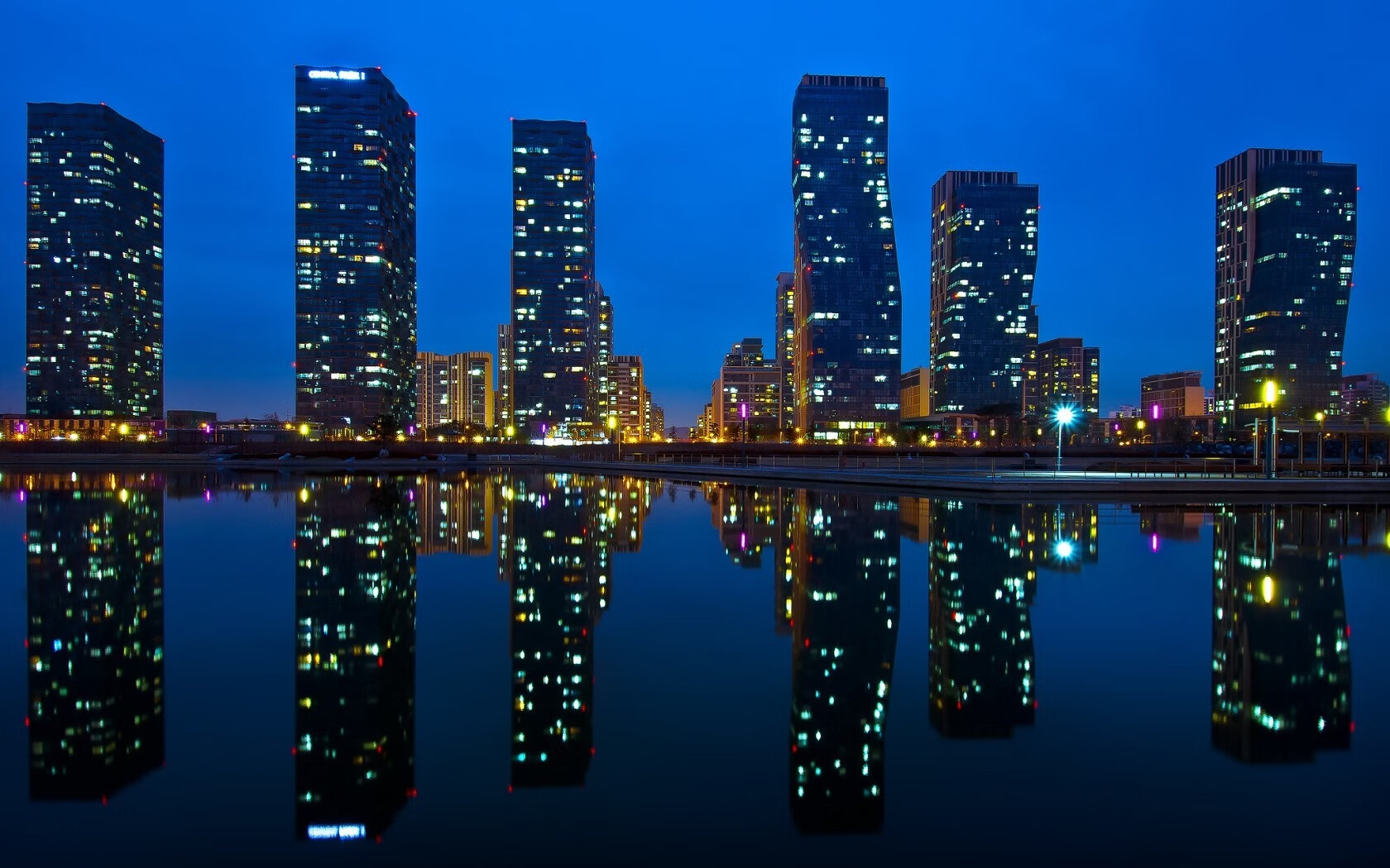 俱乐部高管是否需要具备足球专业背景,足球俱乐部高层职位