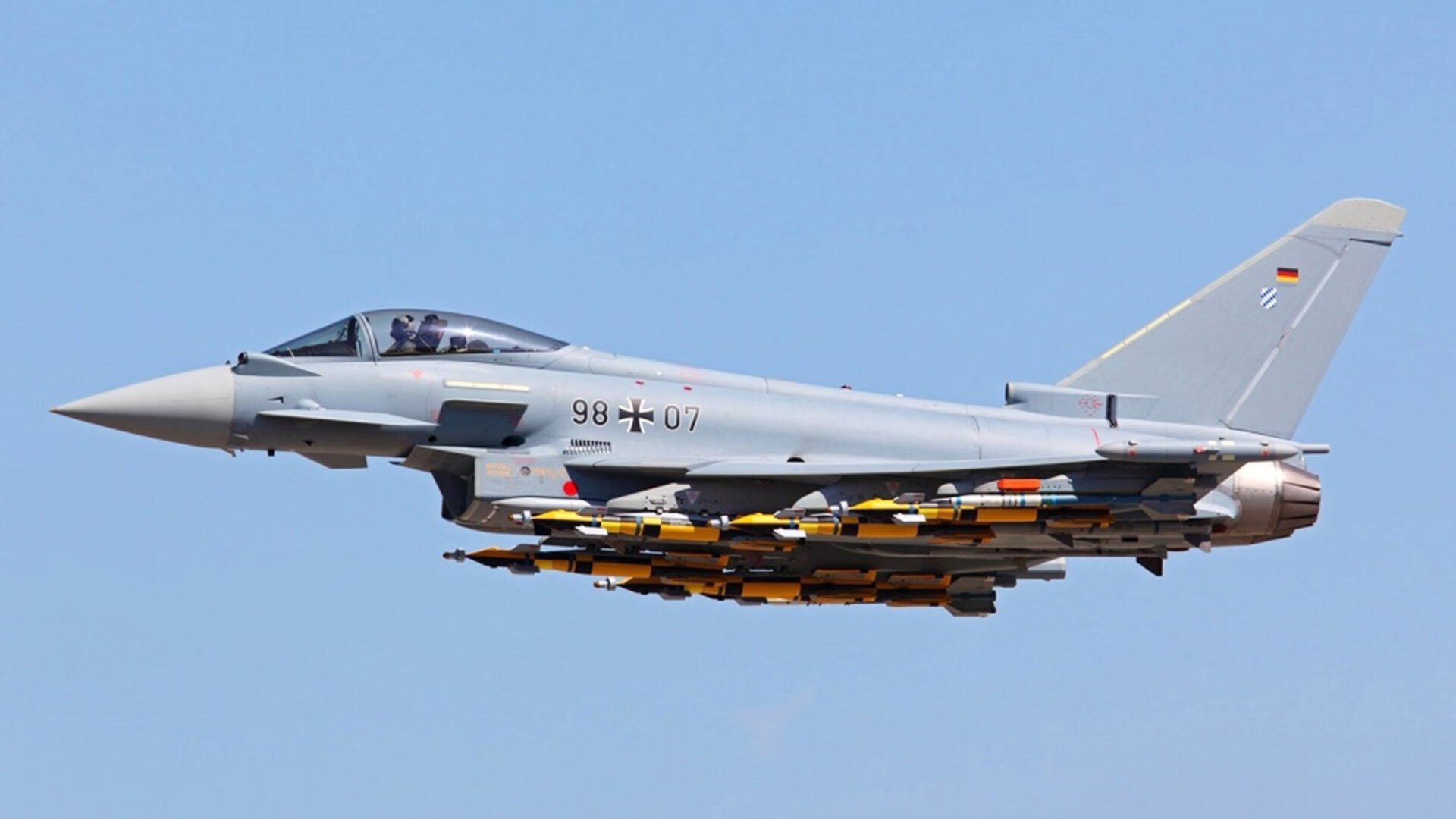 基：全黑队的“防守盾牌”，每次对抗都精准而有力