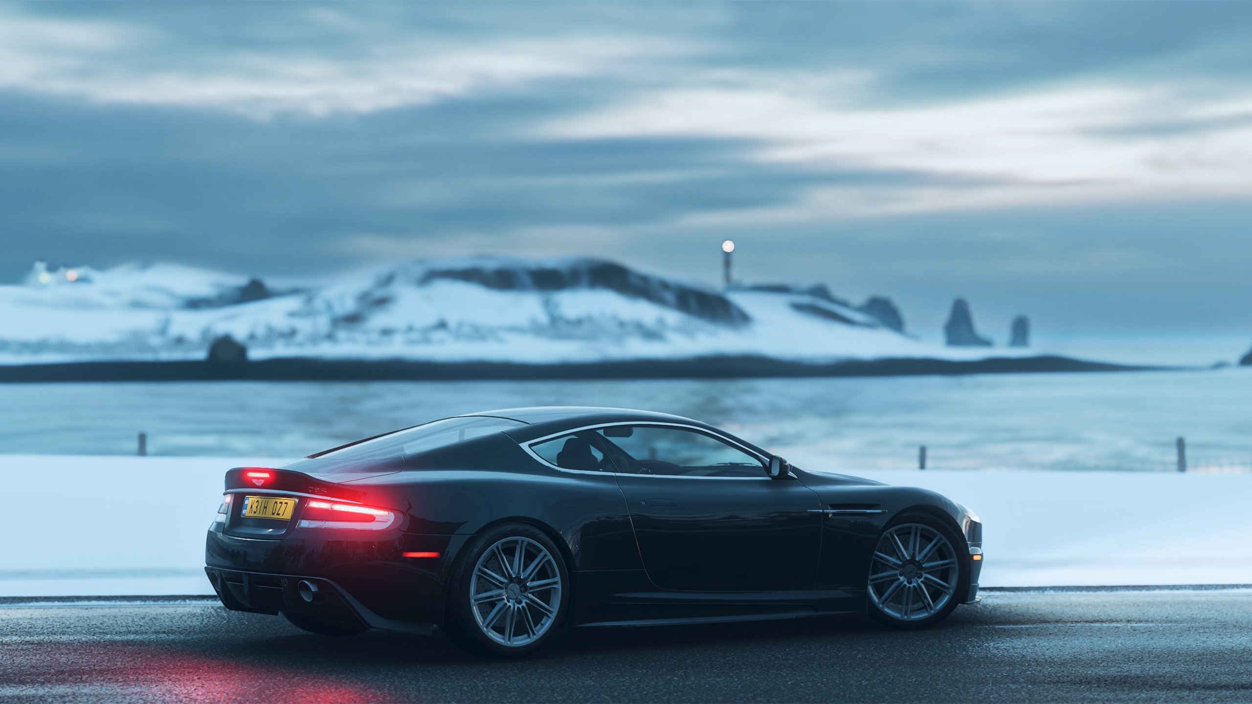 跳水比赛中希腊男将精准入水，希腊男子跳远