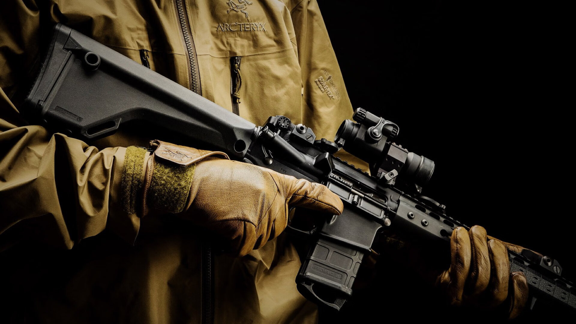 隆戈的橄榄球技巧与强大身体素质，让他成为无可替代的边锋，隆巴尔迪橄榄球教练